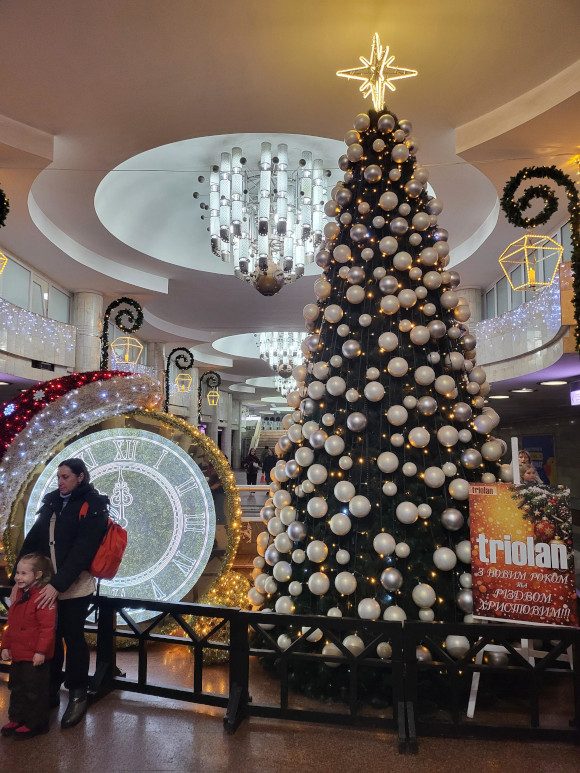 A decorated Christmas tree in a Kharkiv metro station.